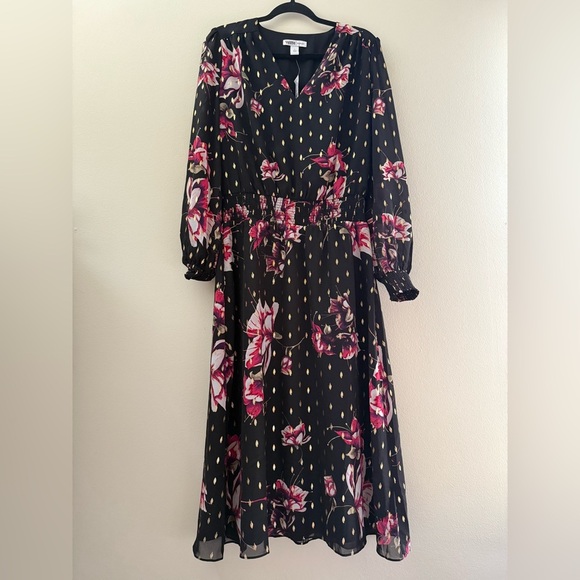 White House Black Market Dresses & Skirts - NWT White House Black Market‎ Outlet Metallic Floral Long Sleeve Maxi Dress - 10